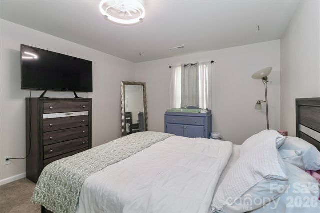 162 Four Andrews Drive, Harmony, NC 28634