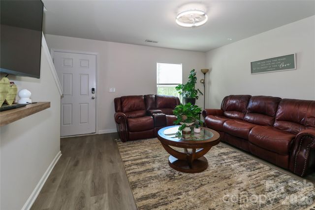 162 Four Andrews Drive, Harmony, NC 28634