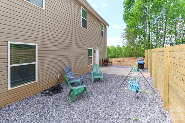 162 Four Andrews Drive, Harmony, NC 28634