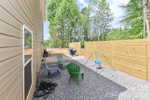 162 Four Andrews Drive, Harmony, NC 28634