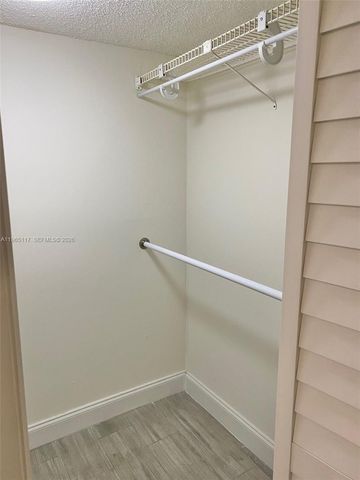 8897 Fontainebleau Blvd 303, Miami, FL 33172