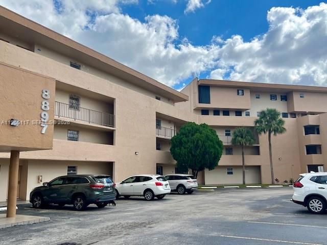 8897 Fontainebleau Blvd 303, Miami, FL 33172