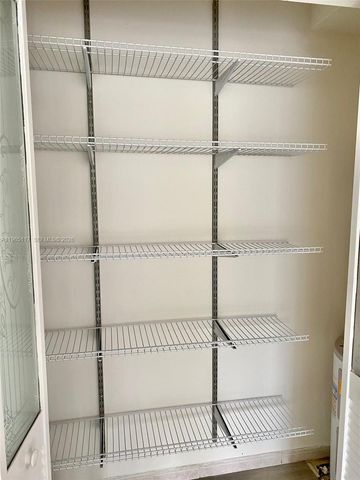 8897 Fontainebleau Blvd 303, Miami, FL 33172