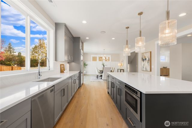 20128 21st Avenue NW, Shoreline, WA 98177