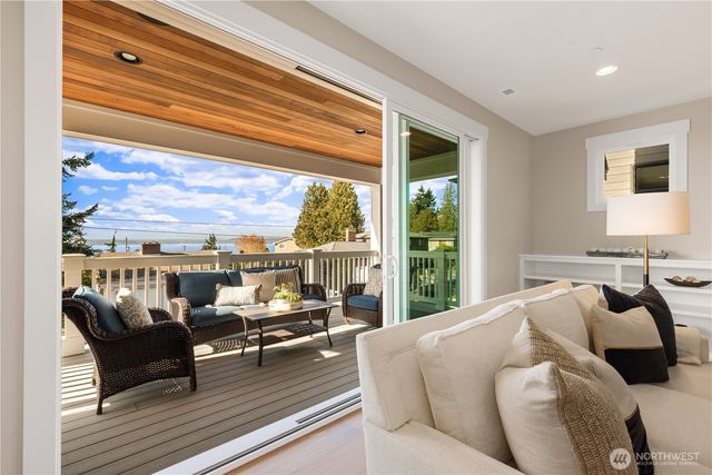 20128 21st Avenue NW, Shoreline, WA 98177