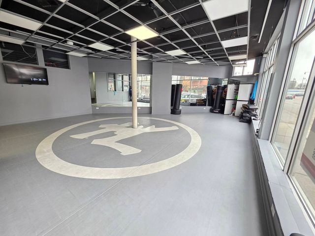 2329 W Belmont Avenue, Chicago, IL 60618