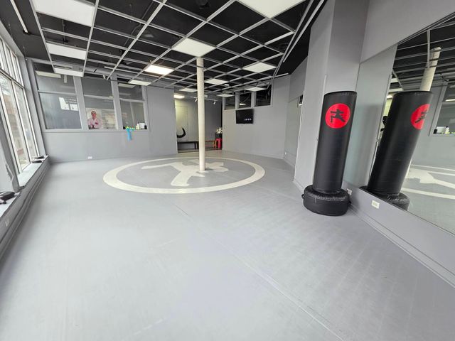 2329 W Belmont Avenue, Chicago, IL 60618