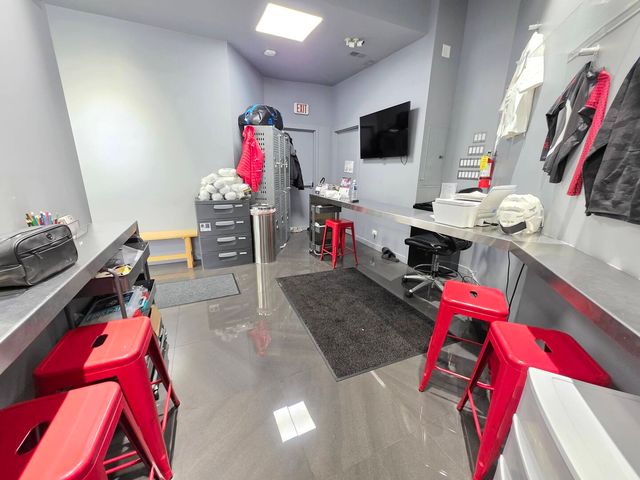 2329 W Belmont Avenue, Chicago, IL 60618