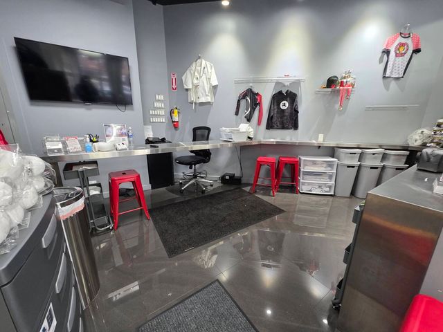 2329 W Belmont Avenue, Chicago, IL 60618