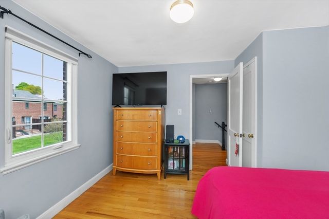 23 Pierce Rd 23, Watertown, MA 02472
