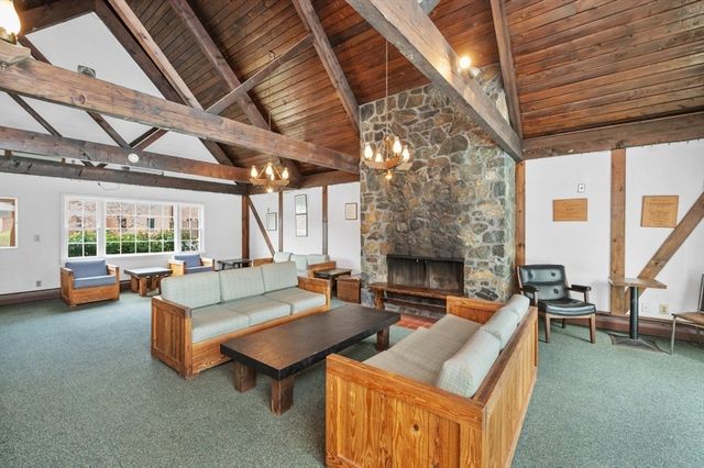 23 Pierce Rd 23, Watertown, MA 02472