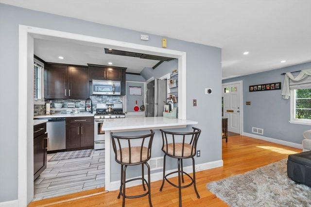 23 Pierce Rd 23, Watertown, MA 02472