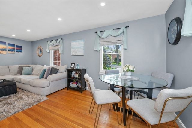 23 Pierce Rd 23, Watertown, MA 02472