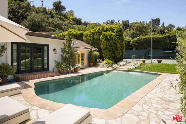 760 N Beverly Glen Boulevard, Los Angeles, CA 90077