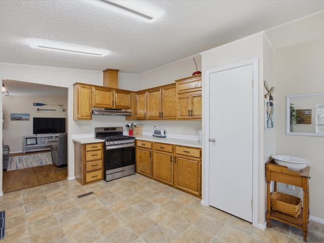 304 Catfish Trail, Bowie, TX 76230