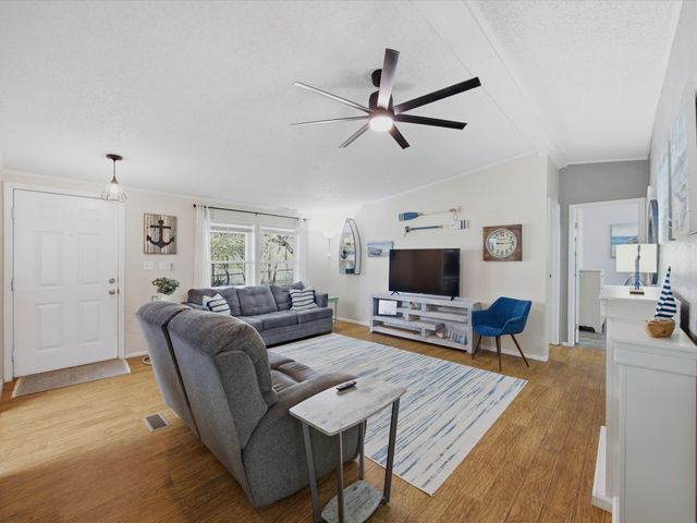 304 Catfish Trail, Bowie, TX 76230