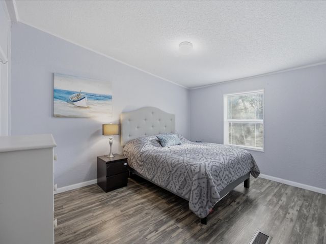 304 Catfish Trail, Bowie, TX 76230