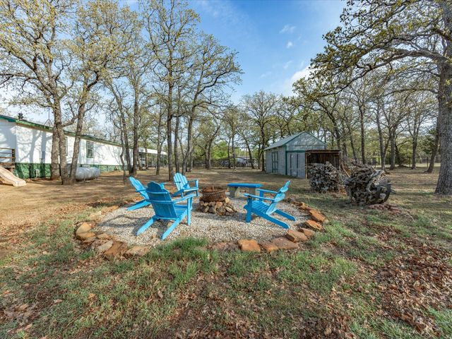 304 Catfish Trail, Bowie, TX 76230