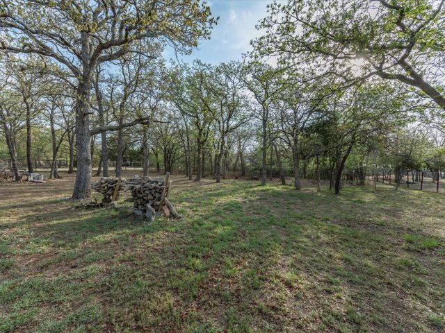 304 Catfish Trail, Bowie, TX 76230