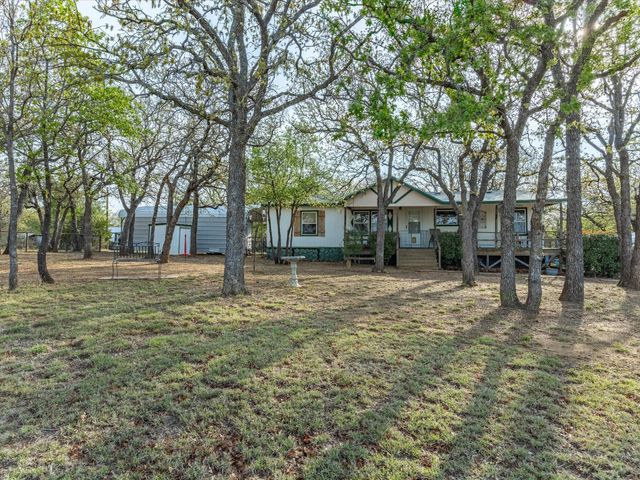 304 Catfish Trail, Bowie, TX 76230