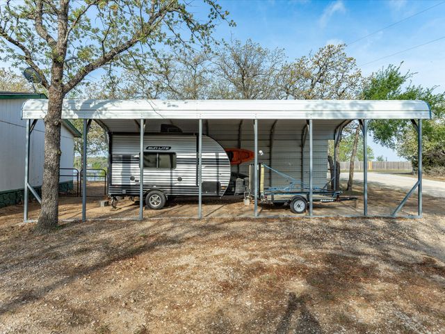 304 Catfish Trail, Bowie, TX 76230