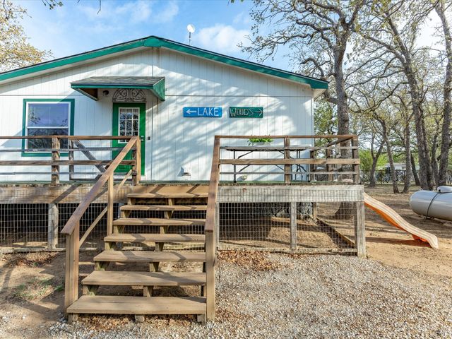 304 Catfish Trail, Bowie, TX 76230