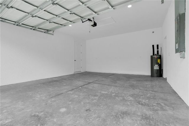 811 Congress AVE, Lehigh Acres, FL 33972