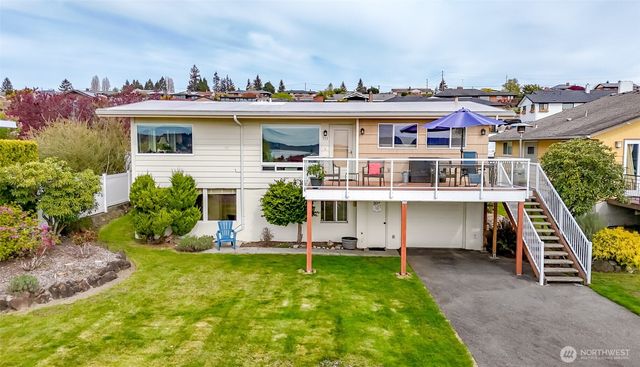 953 S Mountain View Avenue, Tacoma, WA 98465