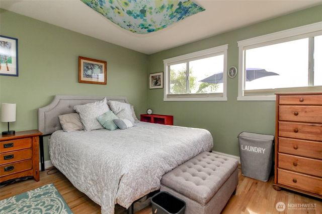 953 S Mountain View Avenue, Tacoma, WA 98465