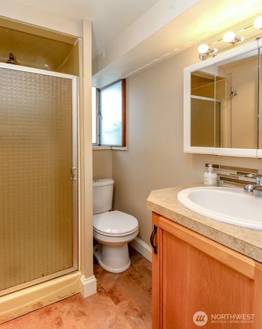 953 S Mountain View Avenue, Tacoma, WA 98465