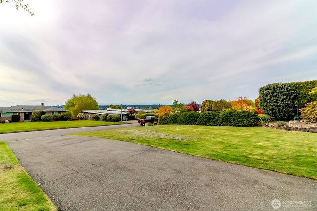 953 S Mountain View Avenue, Tacoma, WA 98465