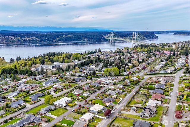 953 S Mountain View Avenue, Tacoma, WA 98465