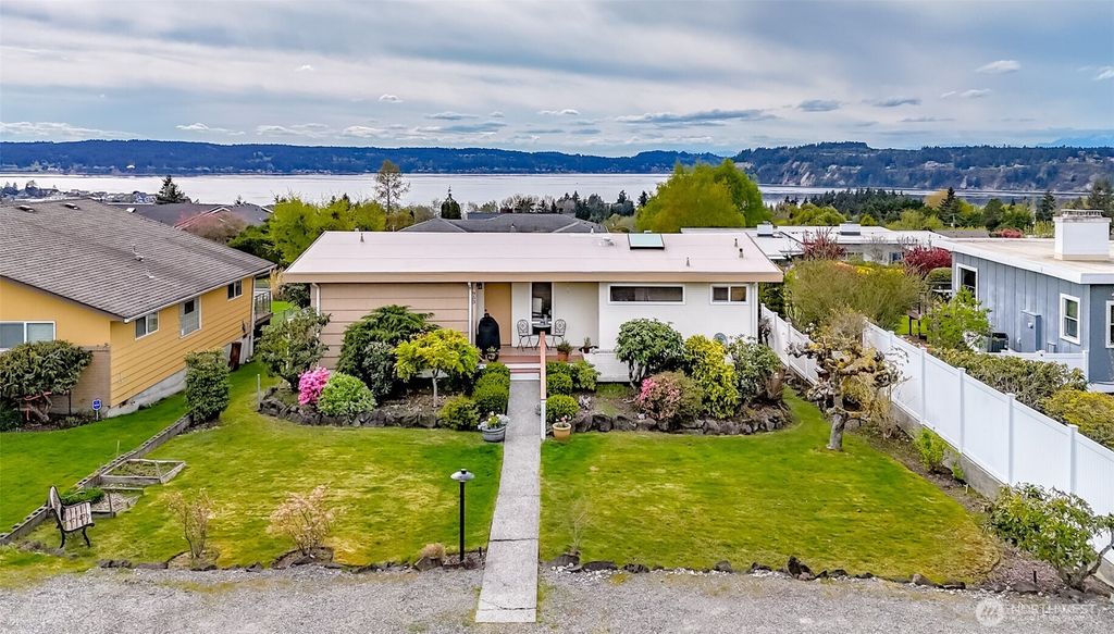 953 S Mountain View Avenue, Tacoma, WA 98465