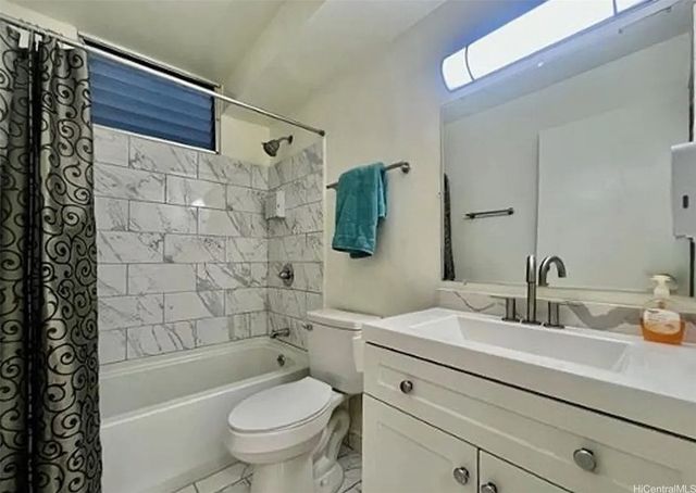 94-054 Leolua Street A102, Waipahu, HI 96797