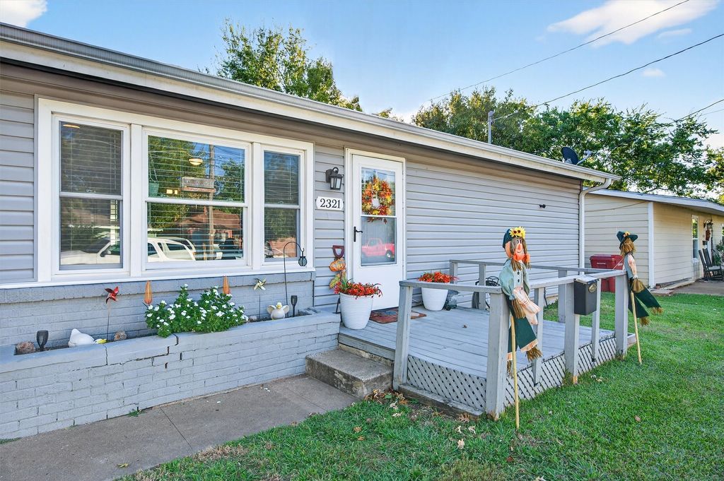 2321 N Shannon Street, Sherman, TX 75092