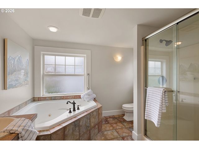 910 E 22ND Ave, Eugene, OR 97405