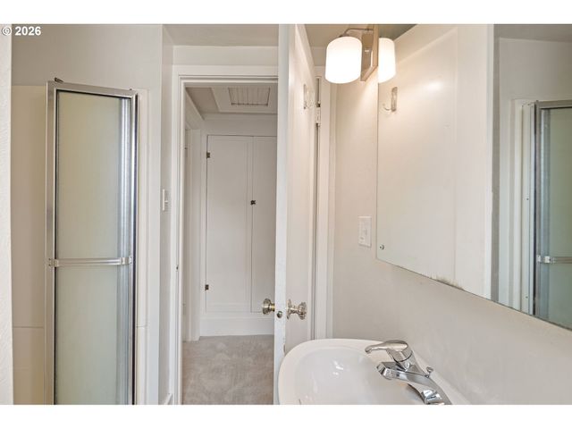 910 E 22ND Ave, Eugene, OR 97405