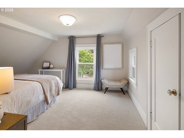 910 E 22ND Ave, Eugene, OR 97405
