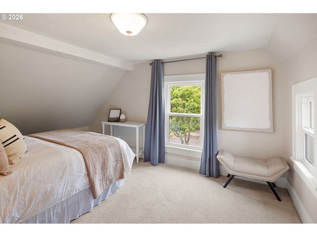 910 E 22ND Ave, Eugene, OR 97405
