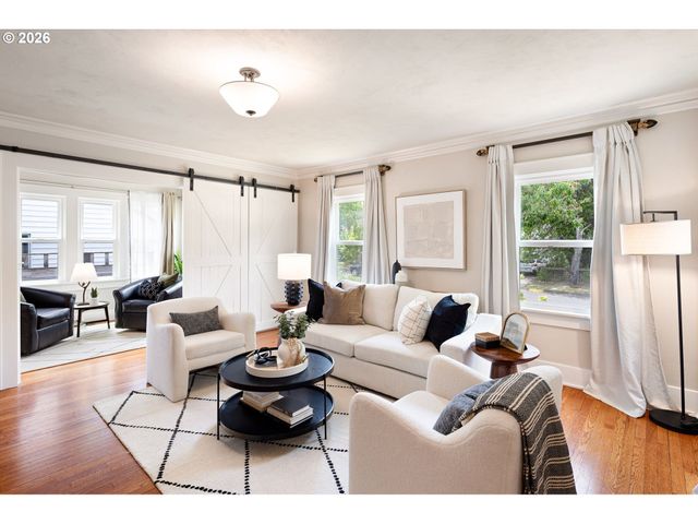 910 E 22ND Ave, Eugene, OR 97405