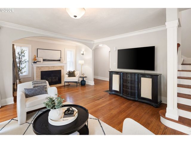 910 E 22ND Ave, Eugene, OR 97405