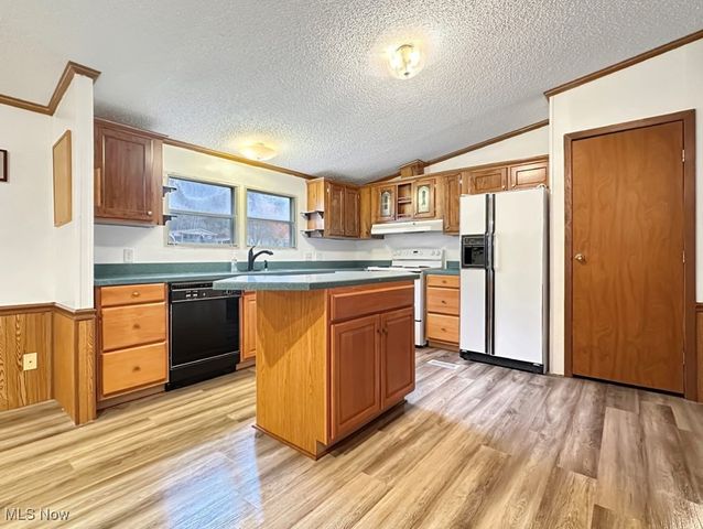 2749 Deer Pass Drive SW, Canton, OH 44706