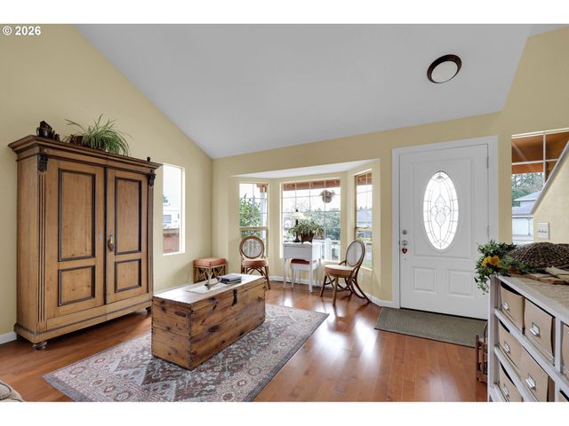 4452 JESSICA Dr, Springfield, OR 97478