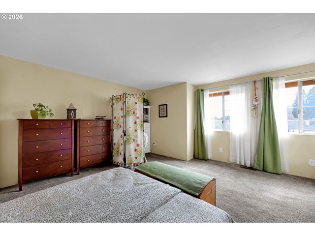 4452 JESSICA Dr, Springfield, OR 97478