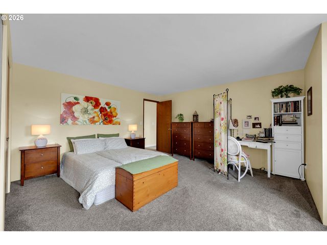 4452 JESSICA Dr, Springfield, OR 97478