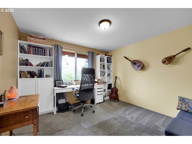 4452 JESSICA Dr, Springfield, OR 97478