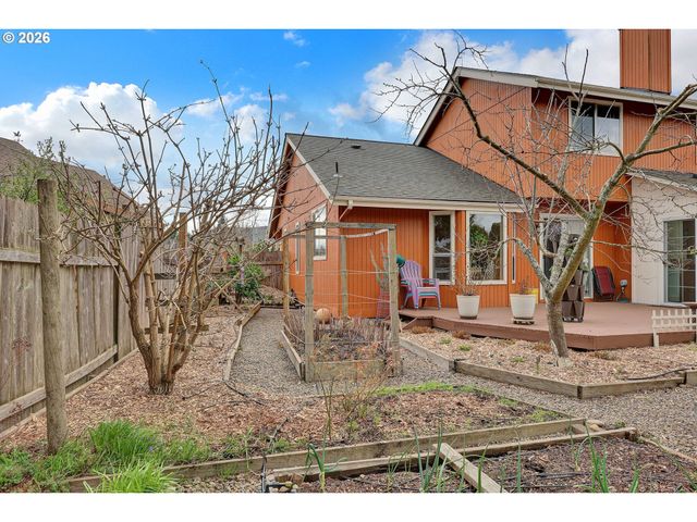 4452 JESSICA Dr, Springfield, OR 97478