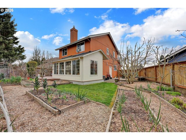 4452 JESSICA Dr, Springfield, OR 97478