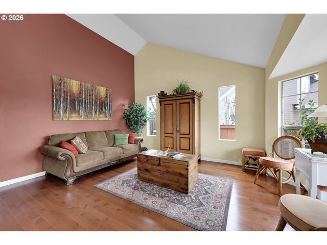 4452 JESSICA Dr, Springfield, OR 97478