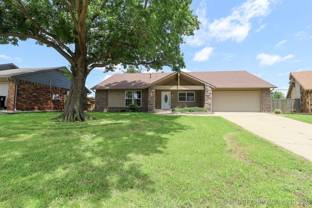 1404 W Indianola Street, Broken Arrow, OK 74012